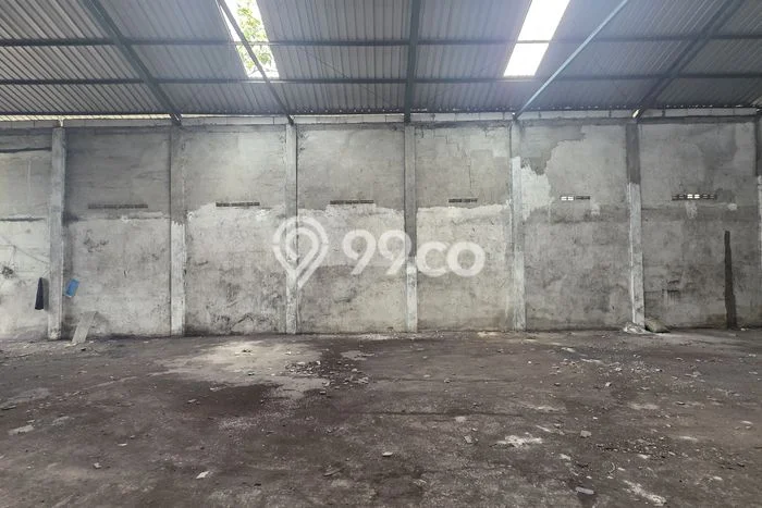Gudang Disewa di Kendal dengan LB 250m2 Area Komersial Ramai Gudang Disewa di Kendal dengan LB 250m2 Area Komersial Ramai