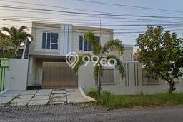 Ready to Use! Premium House LT 540m2 Desain Elegan di Kuningan Ready to Use! Premium House LT 540m2 Desain Elegan di Kuningan