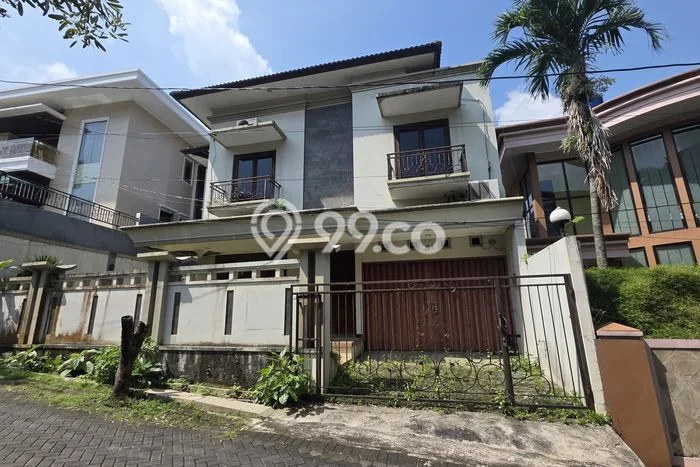 Rumah Mewah LB 470m2 Siap Huni Desain Elegan di papandayan, Semarang Rumah Mewah LB 470m2 Siap Huni Desain Elegan di papandayan, Semarang