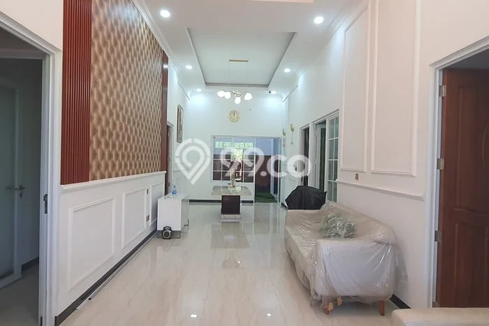 Rumah Mewah LB 150m2 Siap Pakai Desain Elegan di Graha Padma, Semarang Rumah Mewah LB 150m2 Siap Pakai Desain Elegan di Graha Padma, Semarang