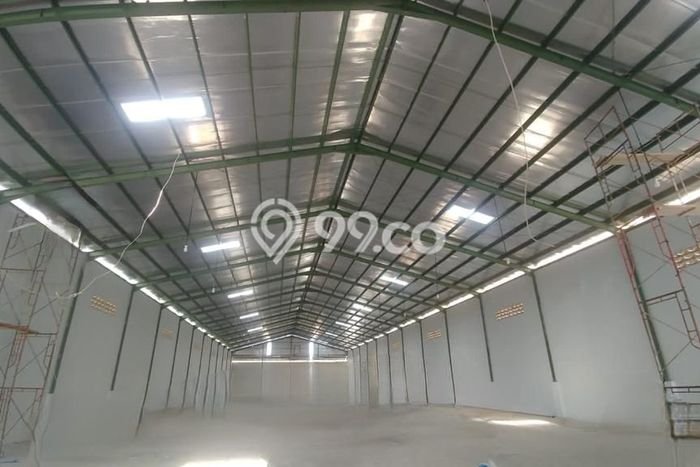Area Ramai! Gudang Dijual di Ngaliyan untuk Bisnis Luas Bangunan 2100m2 Area Ramai! Gudang Dijual di Ngaliyan untuk Bisnis Luas Bangunan 2100m2