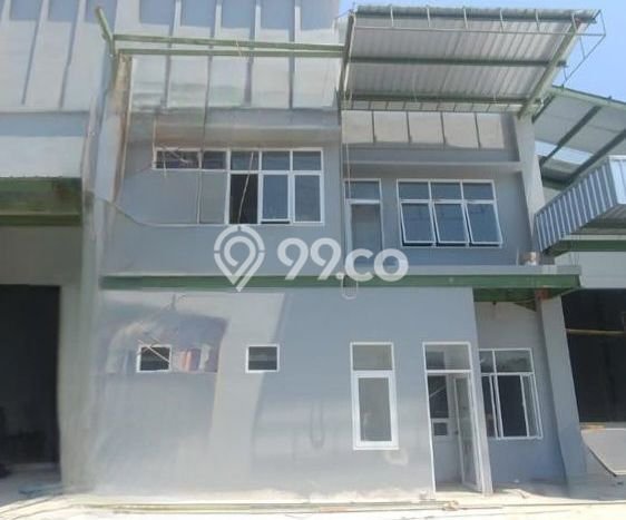 Area Ramai! Gudang Dijual di Ngaliyan untuk Bisnis Luas Bangunan 2100m2 Area Ramai! Gudang Dijual di Ngaliyan untuk Bisnis Luas Bangunan 2100m2