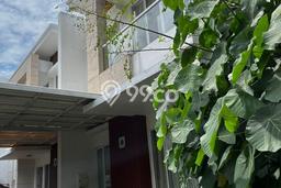 Ready to Use! Luxury House LT 296m2 Desain Elegan di Cirendeu Ready to Use! Luxury House LT 296m2 Desain Elegan di Cirendeu