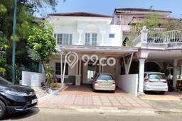 INVESTASI CERDAS! Rumah Premium Kota Wisata, Bogor, Luas Tanah 136m² LB 180m² INVESTASI CERDAS! Rumah Premium Kota Wisata, Bogor, Luas Tanah 136m² LB 180m²