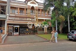 Rumah Mewah LB 900m2 Siap Pakai Desain Elegan di Kota Wisata, Bogor Rumah Mewah LB 900m2 Siap Pakai Desain Elegan di Kota Wisata, Bogor