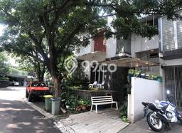 Ready to Use! Luxury House LT 290m2 Desain Modern di Cibubur Ready to Use! Luxury House LT 290m2 Desain Modern di Cibubur