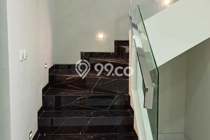 Dijual Rumah Luas Elegan Dengan View Cantik di Citraland, Surabaya Dijual Rumah Luas Elegan Dengan View Cantik di Citraland, Surabaya