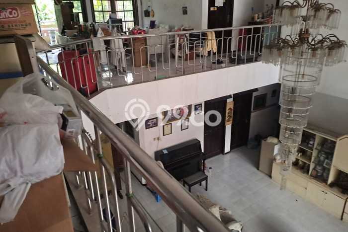 Rumah Luxury Modern Tanpa Renovasi di Darmo Permai Surabaya Rumah Luxury Modern Tanpa Renovasi di Darmo Permai Surabaya