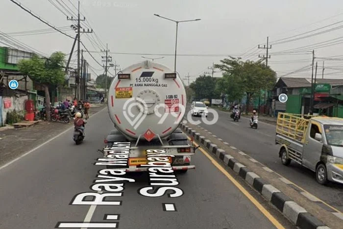 Lahan Strategis di Taman Sidoarjo Disewakan dengan Luas 2745m2 Lahan Strategis di Taman Sidoarjo Disewakan dengan Luas 2745m2