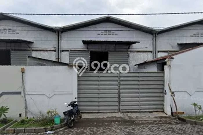 FOR RENT! Gudang di Margomulyo Cocok untuk Bisnis 432m2 FOR RENT! Gudang di Margomulyo Cocok untuk Bisnis 432m2