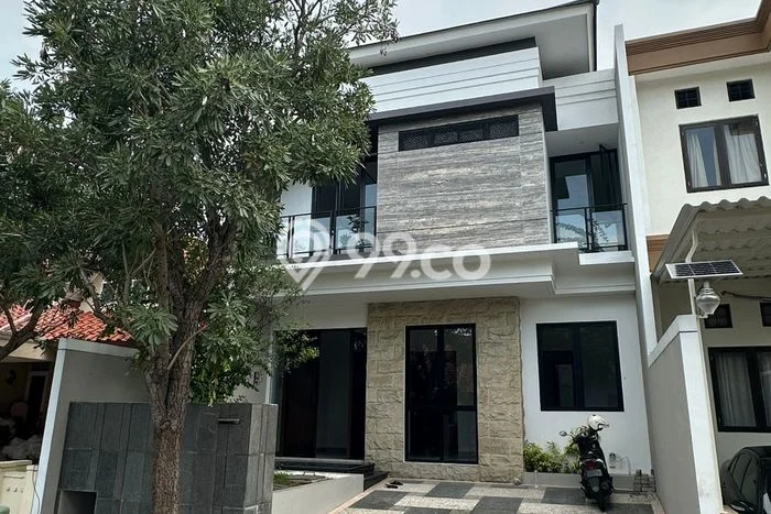 Rumah Elit LB 250m2 Siap Pakai Desain Elegan di Citraland, Surabaya Rumah Elit LB 250m2 Siap Pakai Desain Elegan di Citraland, Surabaya