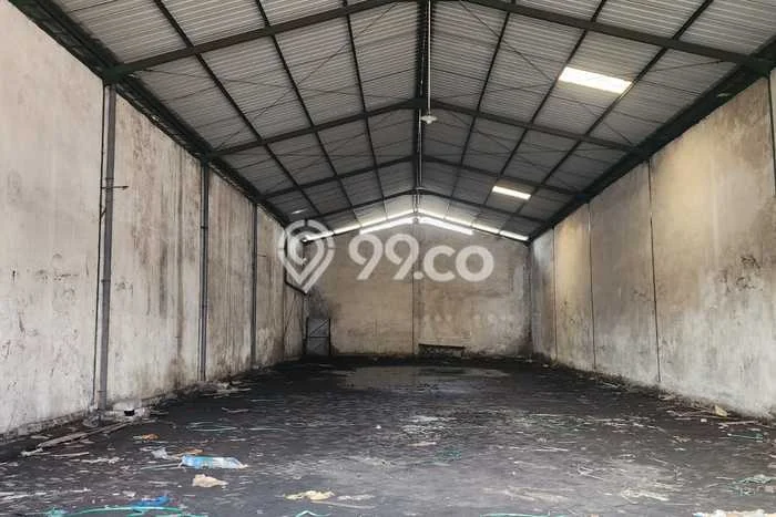 Disewakan Gudang komersial di Asemrowo luas bangunan 432m2 Disewakan Gudang komersial di Asemrowo luas bangunan 432m2