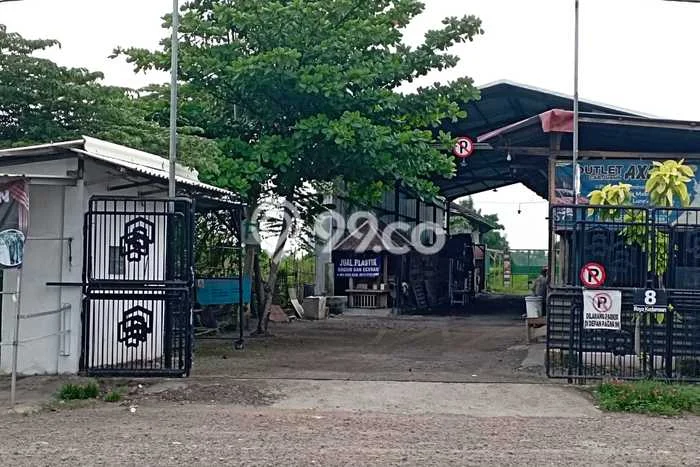 Gudang Kawasan Komersial Kawasan Kedamean, Luas 270m2m², Siap Usaha Gudang Kawasan Komersial Kawasan Kedamean, Luas 270m2m², Siap Usaha