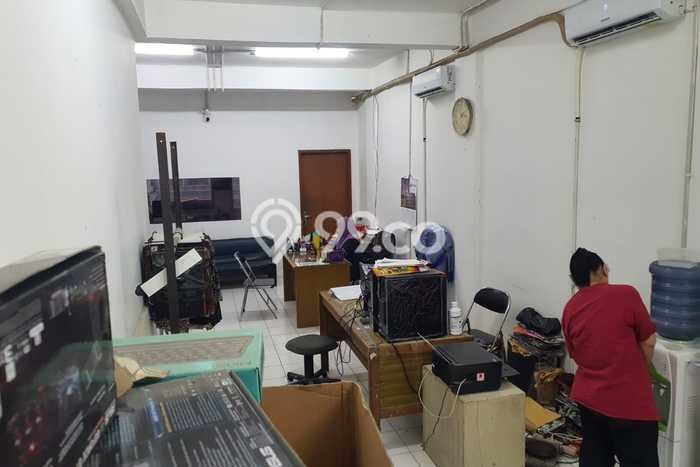 FOR SALE! Ruko di Tanah Abang Jakarta Pusat, LT 63m2, LB 252m2 FOR SALE! Ruko di Tanah Abang Jakarta Pusat, LT 63m2, LB 252m2