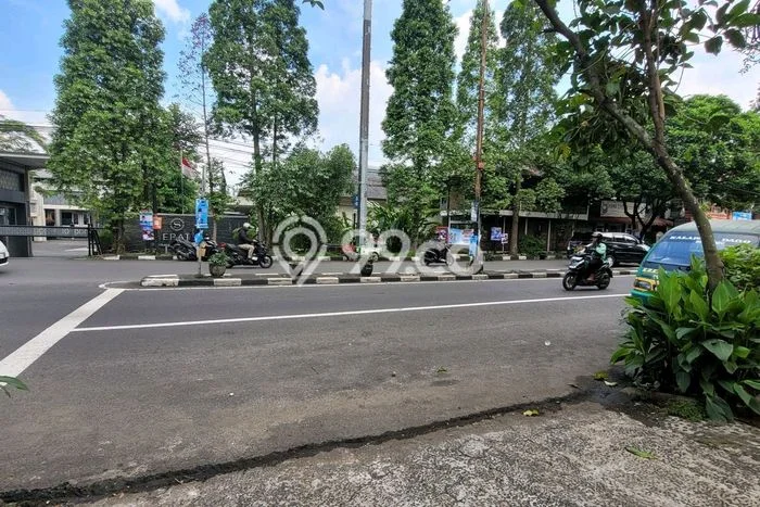 Tanah Kawasan Dago, Luas 1072m², Lokasi Premium, Disewakan Tanah Kawasan Dago, Luas 1072m², Lokasi Premium, Disewakan