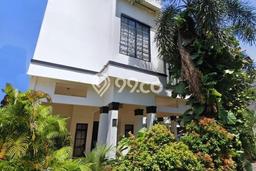 Rumah Strategis Minimalis Lb 235m2 di Serpong Utara, Tangerang Selatan Rumah Strategis Minimalis Lb 235m2 di Serpong Utara, Tangerang Selatan