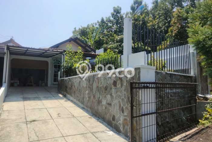 Disewakan Rumah Murah di Geger Kalong Bandung Punya 4 KT Disewakan Rumah Murah di Geger Kalong Bandung Punya 4 KT