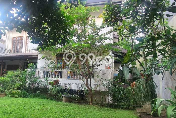 Rumah Mewah LB 525m2 Siap Huni Desain Elegan di Setra Sari, Bandung Rumah Mewah LB 525m2 Siap Huni Desain Elegan di Setra Sari, Bandung