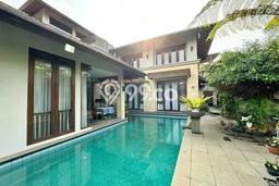 Dijual Rumah Mewah Megah Dengan View Cantik di Geger Kalong, Bandung Dijual Rumah Mewah Megah Dengan View Cantik di Geger Kalong, Bandung