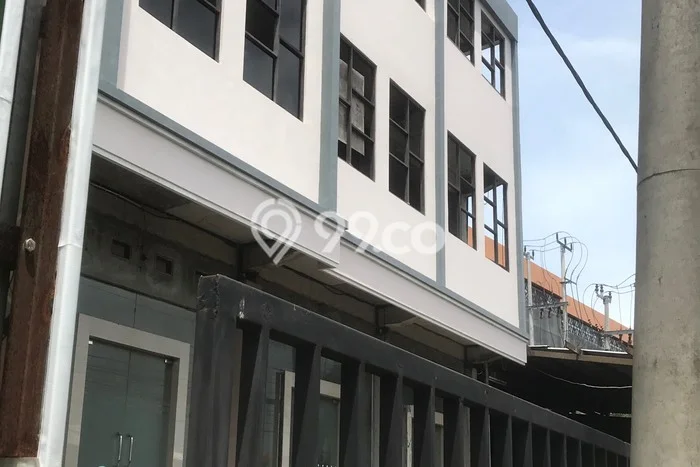 Ruko Dijual di Badung LT 110m2 & LB 225m2 Lokasi Terbaik! Ruko Dijual di Badung LT 110m2 & LB 225m2 Lokasi Terbaik!