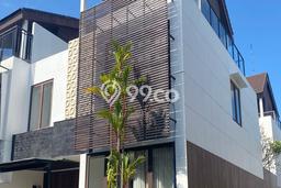 LIMITED OFFER! Rumah Berkualitas di Kuta, Luas 150m2m² Bangunan 220m2m² LIMITED OFFER! Rumah Berkualitas di Kuta, Luas 150m2m² Bangunan 220m2m²