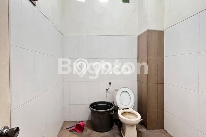 Disewakan Ruko Kawasan Batu, Luas 1300m2m², Area Komersial Disewakan Ruko Kawasan Batu, Luas 1300m2m², Area Komersial