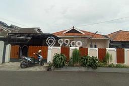 Disewakan! Rumah 6 Kamar Tidur &
4 Kamar Mandi di Fatmawati, Jakarta Selatan Disewakan! Rumah 6 Kamar Tidur &
4 Kamar Mandi di Fatmawati, Jakarta Selatan