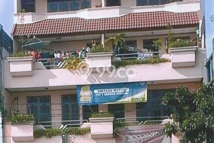 Ruko Komersial Dijual di Senen Jakarta Pusat LT 162m2 & LB 648m2 Ruko Komersial Dijual di Senen Jakarta Pusat LT 162m2 & LB 648m2