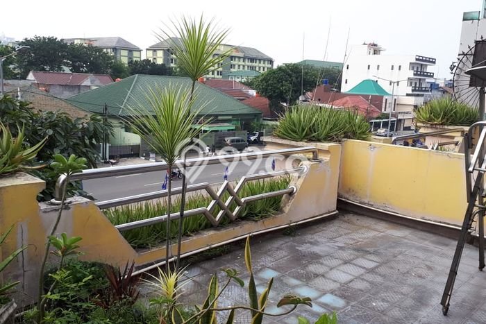 Ruko Komersial Dijual di Senen Jakarta Pusat LT 162m2 & LB 648m2 Ruko Komersial Dijual di Senen Jakarta Pusat LT 162m2 & LB 648m2