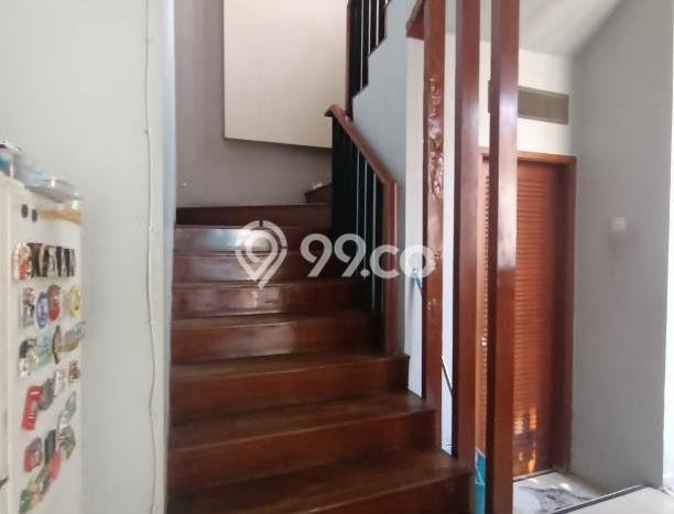 Rumah Asri di , 7 KT, Lingkungan Strategis, Luas 550m2m² LB 350m2m² Rumah Asri di , 7 KT, Lingkungan Strategis, Luas 550m2m² LB 350m2m²