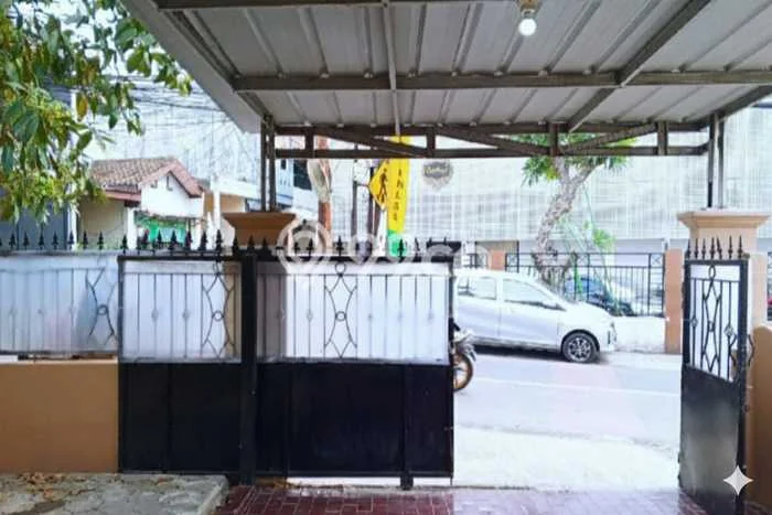 Lokasi terbaik! Rumah siap huni disewakan di Pasar Minggu LB 250m2 Lokasi terbaik! Rumah siap huni disewakan di Pasar Minggu LB 250m2