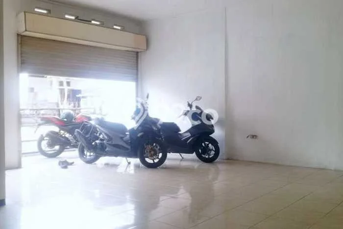Lokasi strategis! Rumah siap pakai dikontrakkan di Pasar Minggu LB 100m2 Lokasi strategis! Rumah siap pakai dikontrakkan di Pasar Minggu LB 100m2