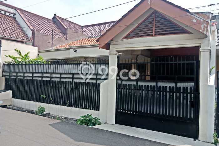 Dijual Rumah Luas Elegan Dengan View Eksklusif di Rawamangun, Jakarta Timur Dijual Rumah Luas Elegan Dengan View Eksklusif di Rawamangun, Jakarta Timur