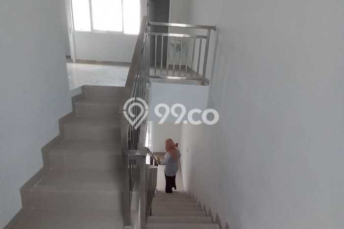 Rumah Luas Asri 3 KT Siap Pakai di Pondok Ranji Tangerang Rumah Luas Asri 3 KT Siap Pakai di Pondok Ranji Tangerang