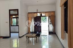 For Sale Hunian Rumah Terawat 3 KT di Gununganyar, Surabaya For Sale Hunian Rumah Terawat 3 KT di Gununganyar, Surabaya