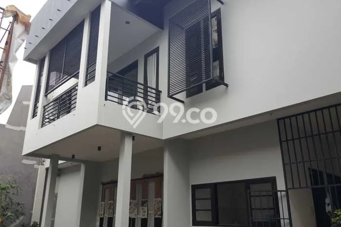 Siap Huni Rumah Mewah 5 Kamar di Wonocolo Dekat ke Mana Saja Siap Huni Rumah Mewah 5 Kamar di Wonocolo Dekat ke Mana Saja