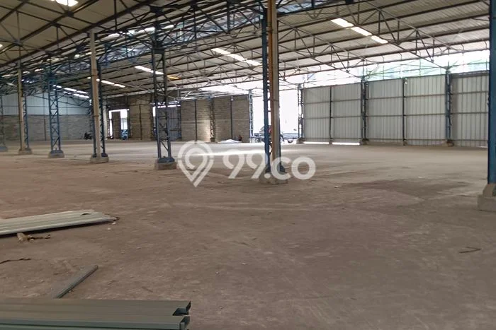 Unit Gudang Paling Strategis di Cakung Jakarta Timur dengan LB 2592m2 Unit Gudang Paling Strategis di Cakung Jakarta Timur dengan LB 2592m2