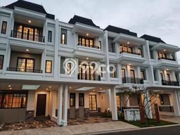 Dijual Rumah Mewah Megah Dengan View Cantik di Alam Sutera, Tangerang Dijual Rumah Mewah Megah Dengan View Cantik di Alam Sutera, Tangerang
