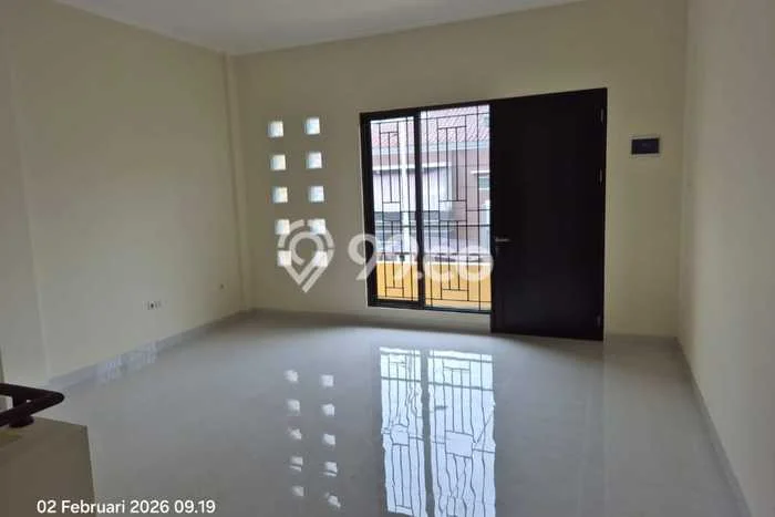 Jarang Ada! Rumah Sewa 3 Kamar Bagus Siap Huni Permata Buana Jarang Ada! Rumah Sewa 3 Kamar Bagus Siap Huni Permata Buana