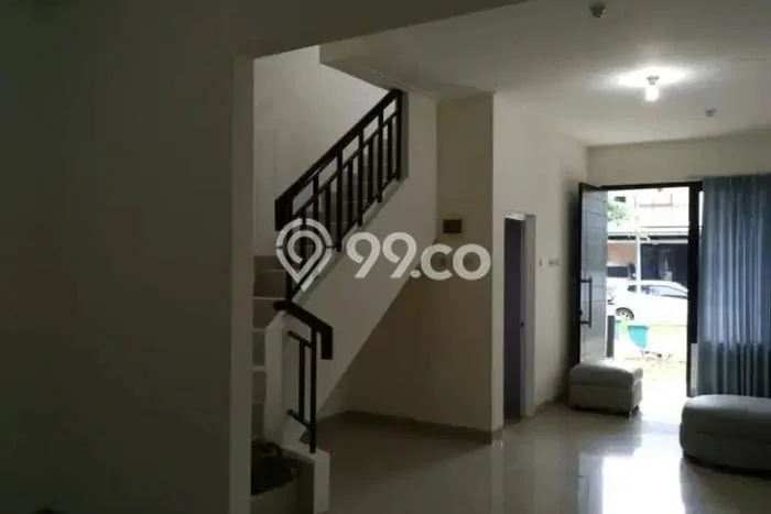 Disewakan! Rumah 3 Kamar Tidur &
3 Kamar Mandi di Daan Mogot, Jakarta Barat Disewakan! Rumah 3 Kamar Tidur &
3 Kamar Mandi di Daan Mogot, Jakarta Barat