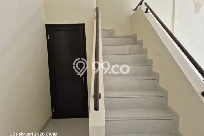 Rumah Sewa Jakarta Barat LT 144m2 LB 195m2 Kawasan Permata Buana Rumah Sewa Jakarta Barat LT 144m2 LB 195m2 Kawasan Permata Buana