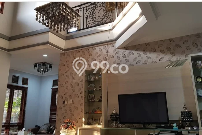Rumah Terawat LT 256m2m² / LB 400m2m² di Kawasan Komersial , Bandung Rumah Terawat LT 256m2m² / LB 400m2m² di Kawasan Komersial , Bandung