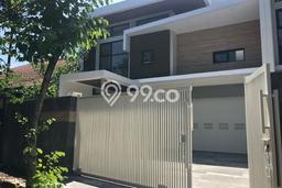 Rumah Terawat di , Bandung, LT 311m2m², LB 465m2m² Rumah Terawat di , Bandung, LT 311m2m², LB 465m2m²