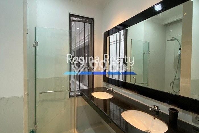 Sewa Rumah Murah di Pondok Indah Jakarta Selatan Punya 4 Kamar Tidur Sewa Rumah Murah di Pondok Indah Jakarta Selatan Punya 4 Kamar Tidur