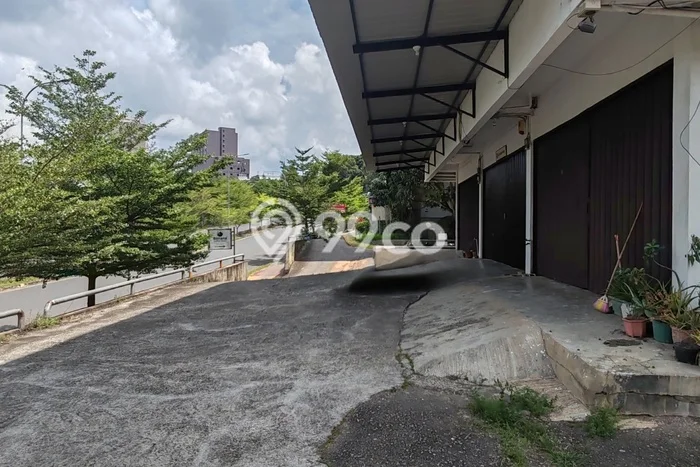 Unit Ruko Dijual di Batam LT 306m2 & LB 750m2 Unit Ruko Dijual di Batam LT 306m2 & LB 750m2