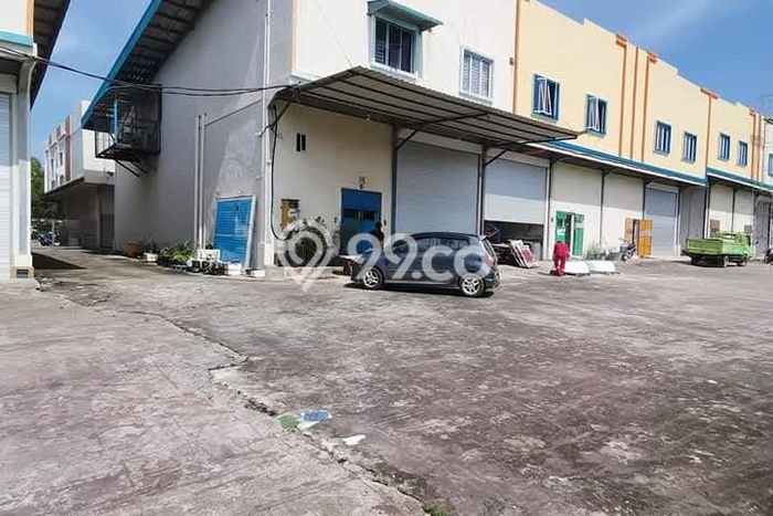 Unit Gudang Dijual di Batam LT 200m2 & LB 300m2 Unit Gudang Dijual di Batam LT 200m2 & LB 300m2