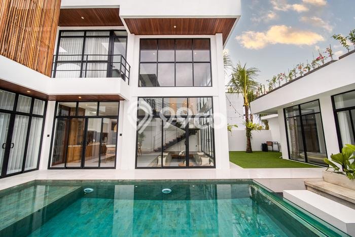 Rumah Elit LB 235m2 Siap Pakai Desain Elegan di Pererenan, Badung Rumah Elit LB 235m2 Siap Pakai Desain Elegan di Pererenan, Badung