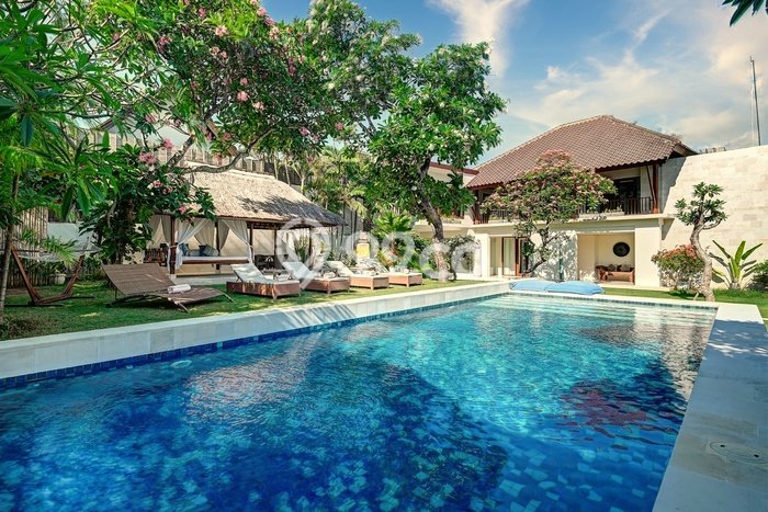 HARGA TERBAIK! Vila Kawasan Petitenget, Area 1100m², Lingkungan Elite dengan privasi terjaga HARGA TERBAIK! Vila Kawasan Petitenget, Area 1100m², Lingkungan Elite dengan privasi terjaga