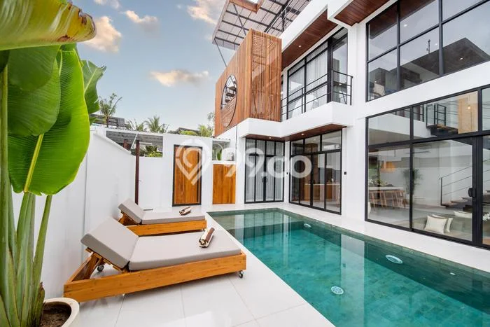 Rumah Elit LB 235m2 Siap Pakai Desain Elegan di Pererenan, Badung Rumah Elit LB 235m2 Siap Pakai Desain Elegan di Pererenan, Badung