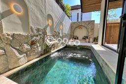 Rumah Mewah LB 108m2 Siap Pakai Desain Elegan di Seminyak, Badung Rumah Mewah LB 108m2 Siap Pakai Desain Elegan di Seminyak, Badung